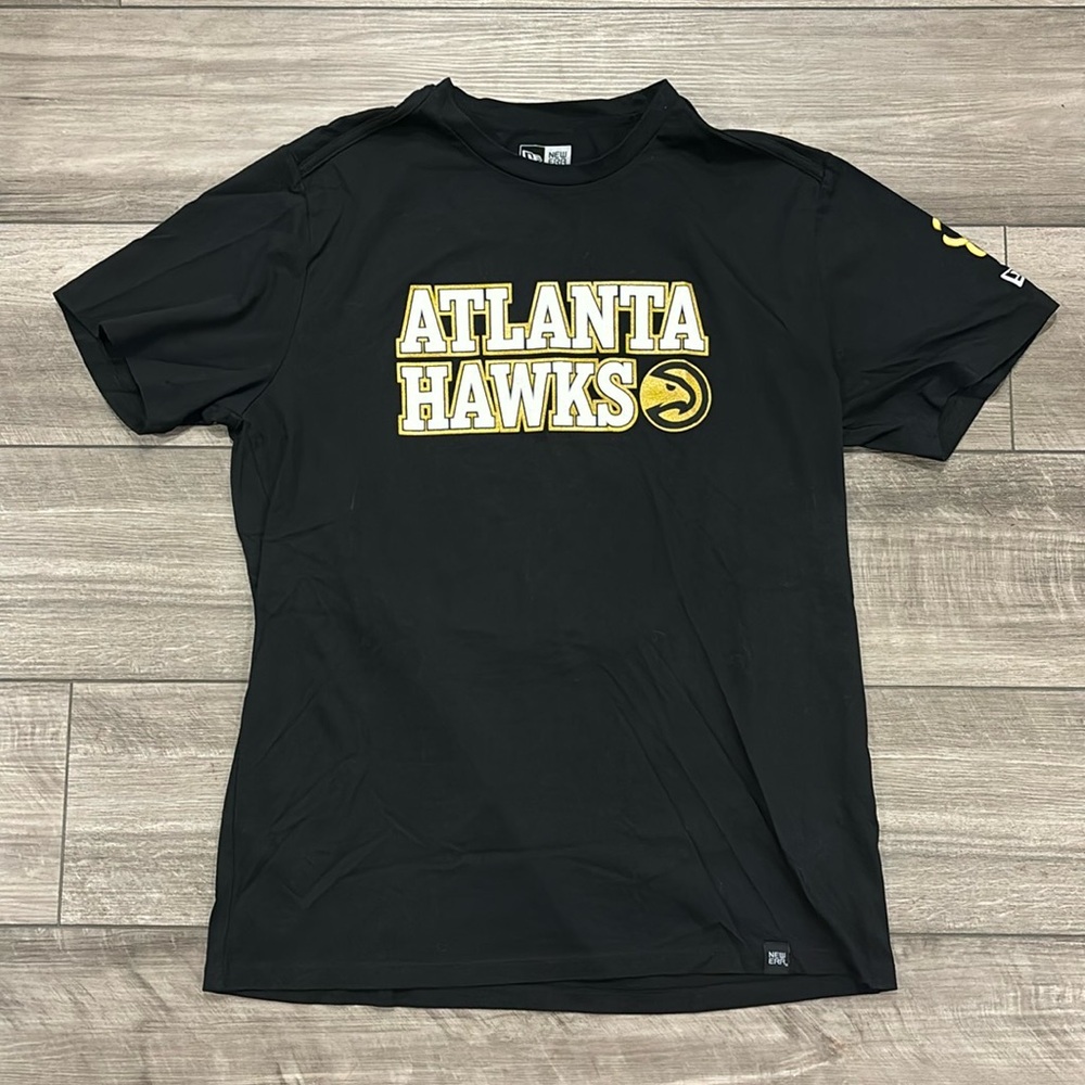 Atlanta Hawks Trae Young 11 basketball men’s tee shirt black and gold size Med